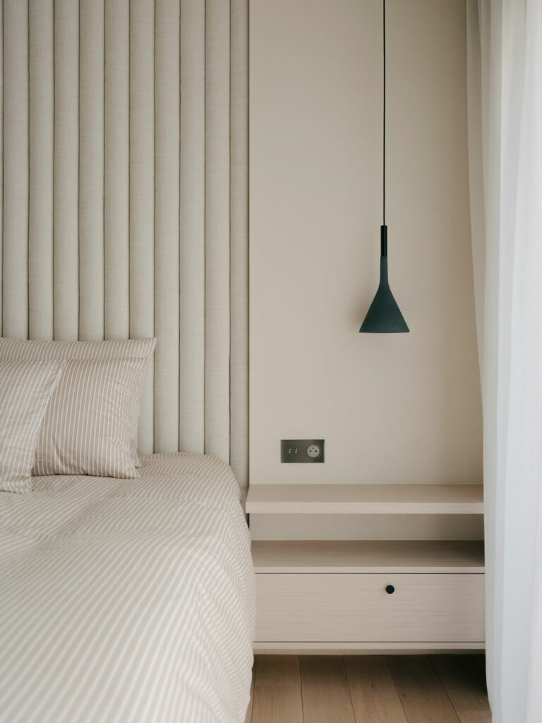 ateliersauav-paris-suffren-chambredetail